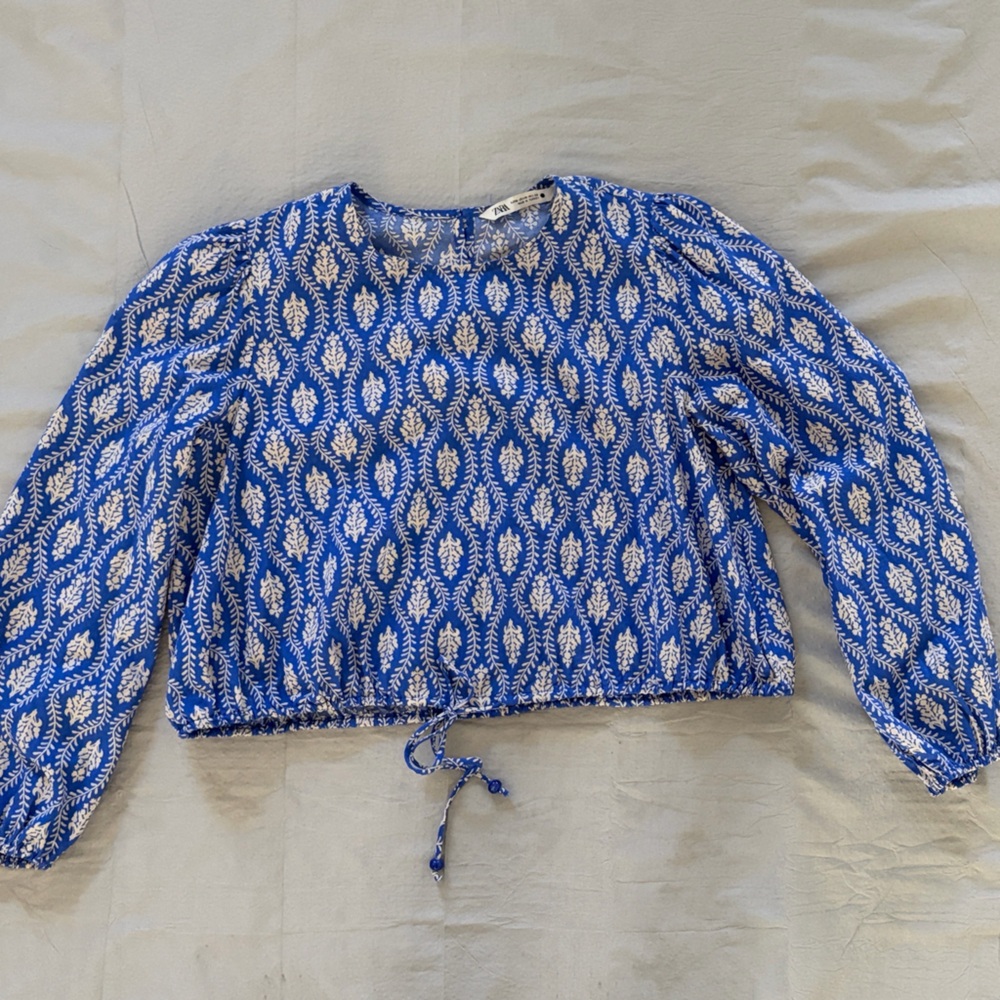 Zara Blue and Cream Leaf Print Top